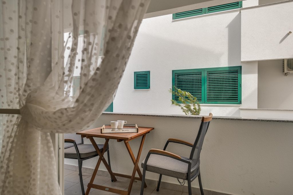 Pašman Apartmani Bella Luce balkon prizemlje